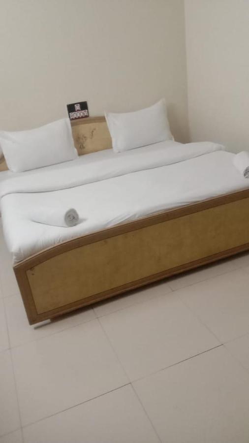 Hotel Rajdhani Hālol Eksteriør billede